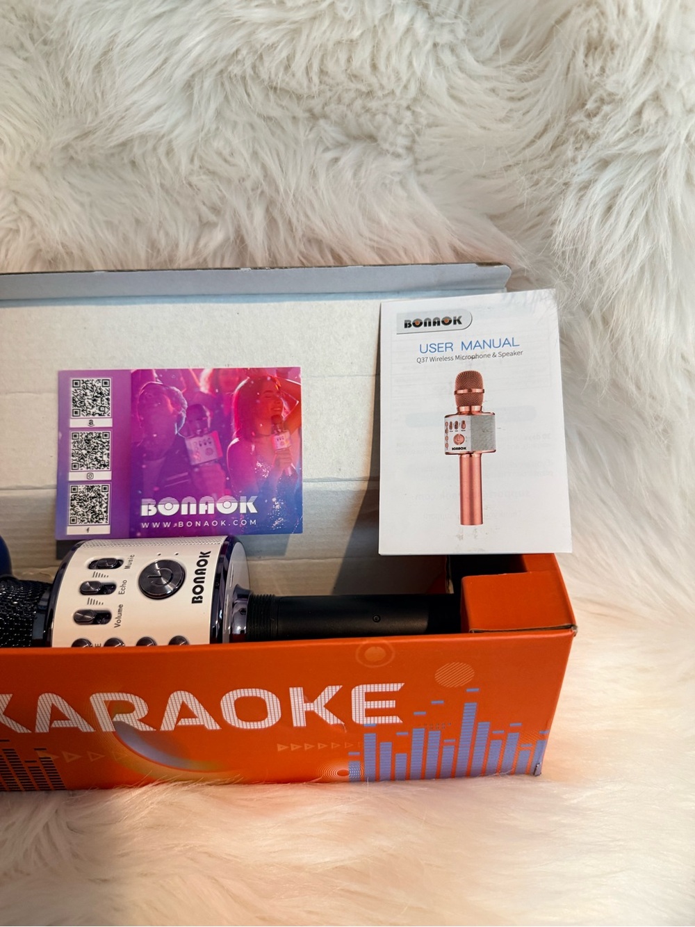 Bonqok Wireless Karaoke Microphone - Rose Gold & Black